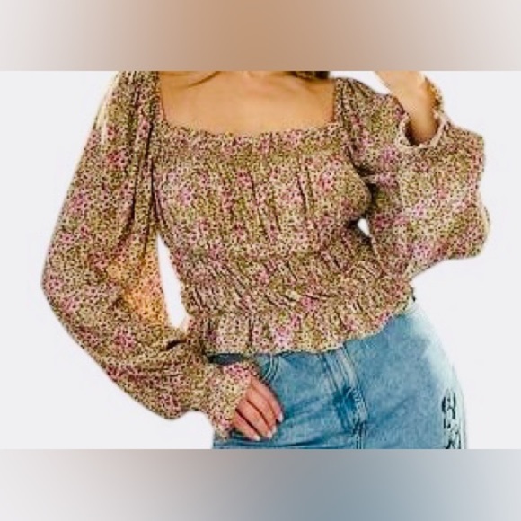 H&M Tops - H&M Ditzy Floral Prairie Smocked Women's Top size small